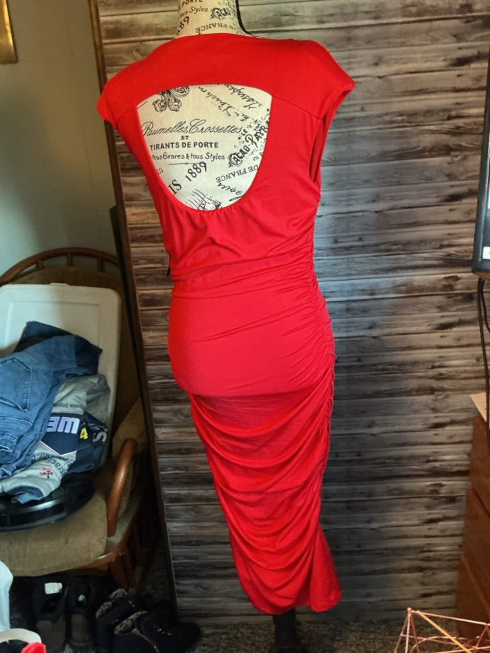 NWT Sofia Vergara Red Ruched Open Back Midi Dress Size M - Picture 2 of 2